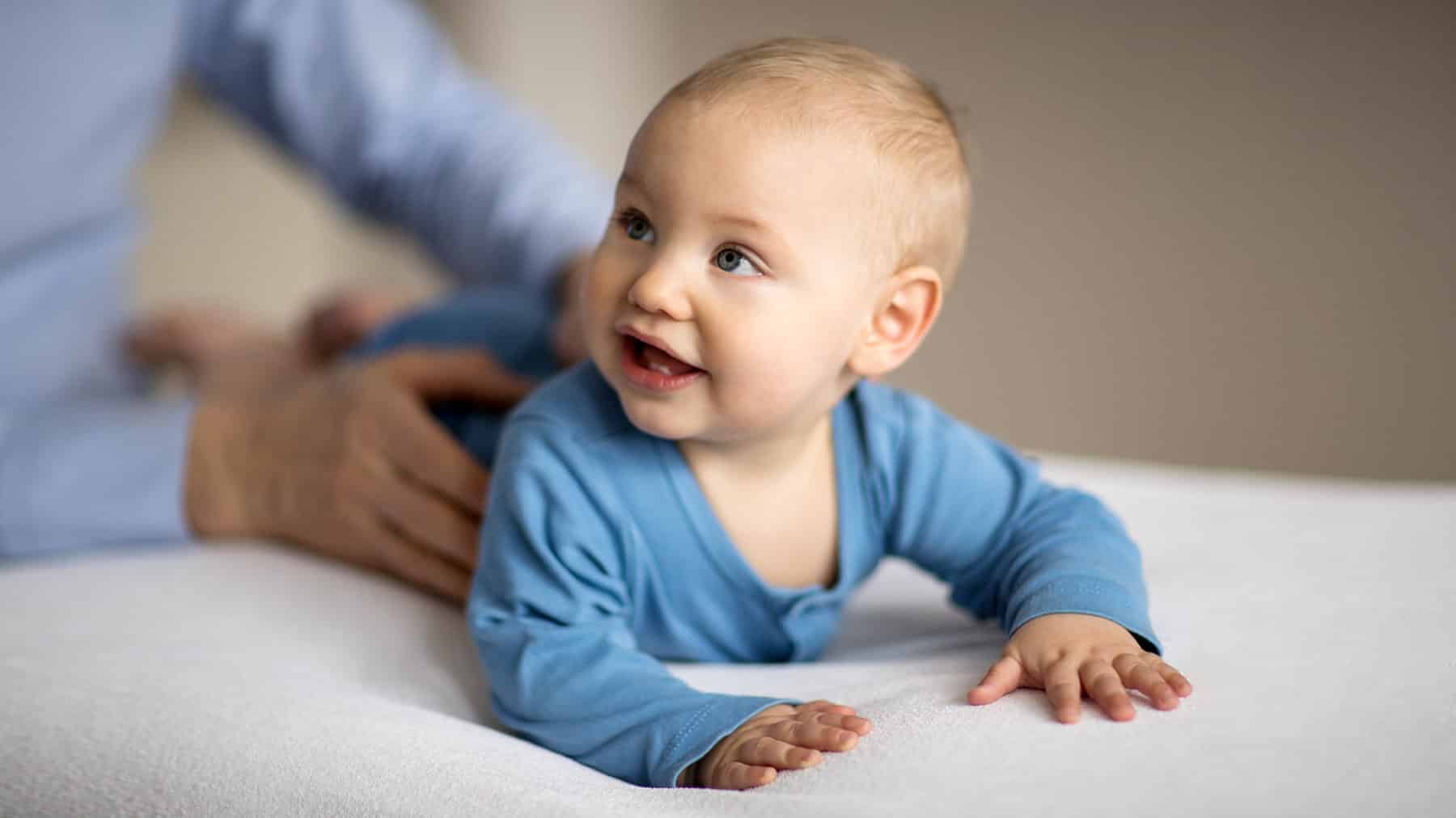 Osteopathie Ralf Freitag Hamburg Baby Kinder Osteopath